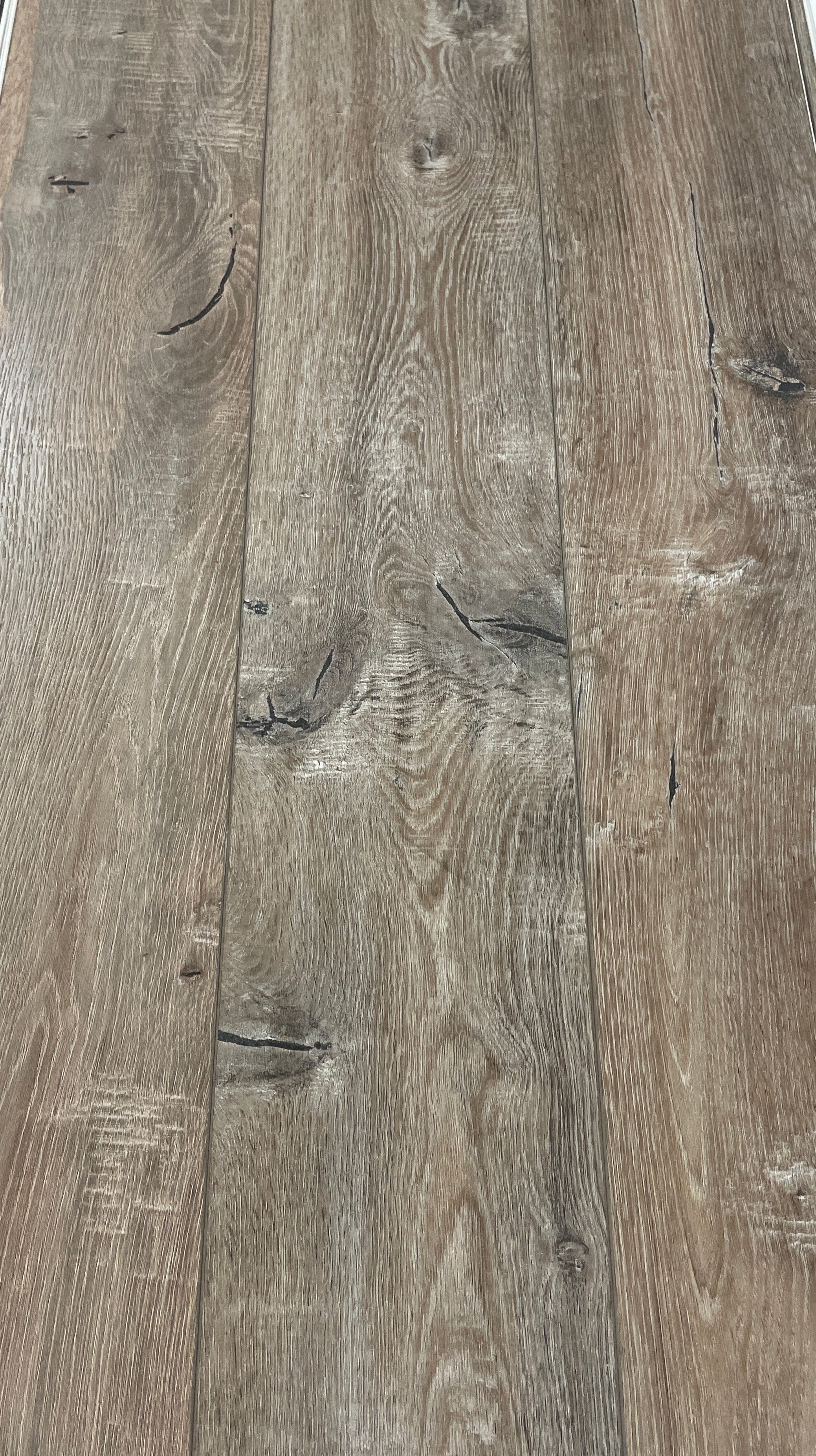 FH737747 (Pad Attached) $1.99/sf 21sf./box