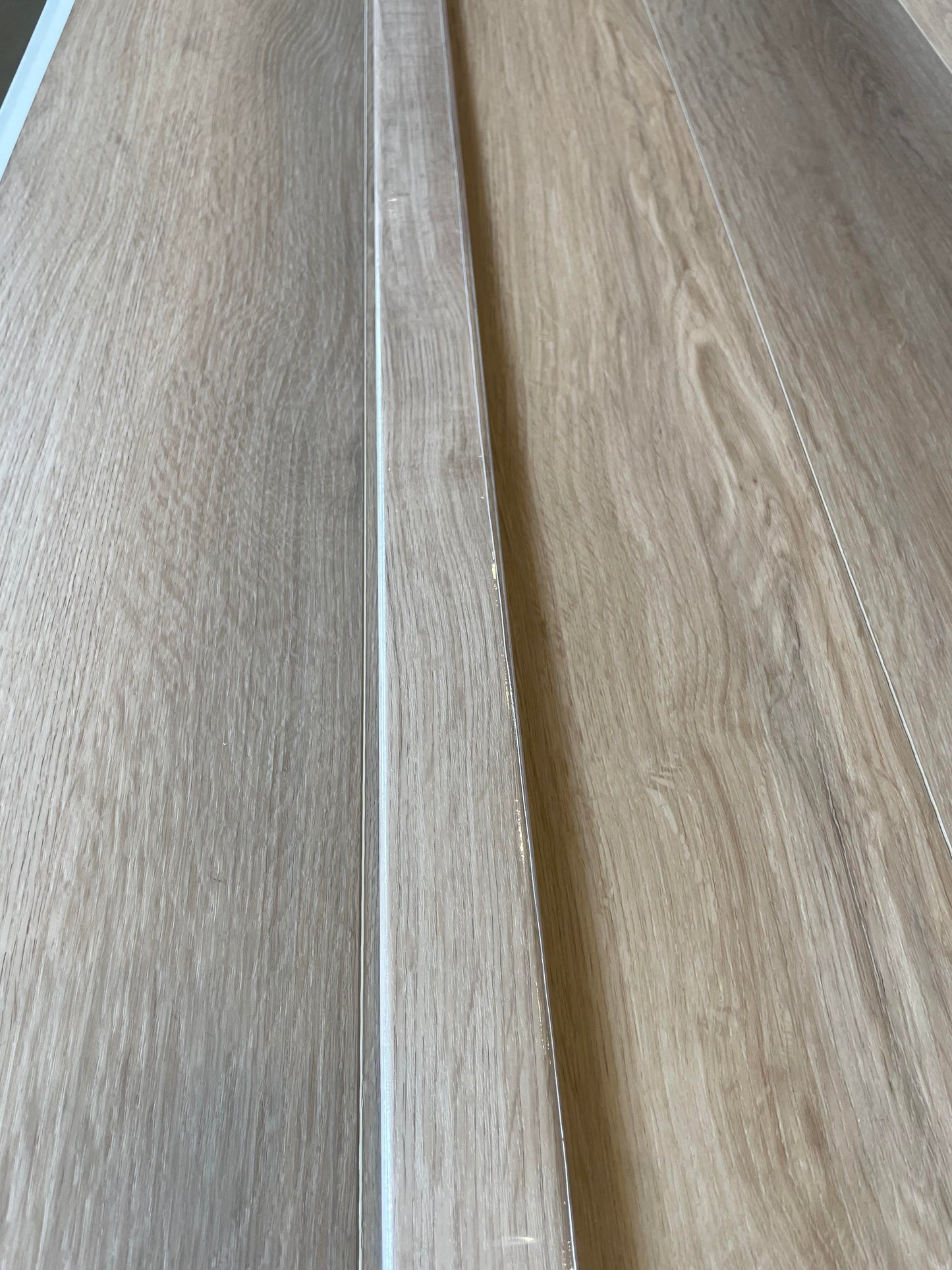 V8001 (Banff) - Vinyl T-Molding